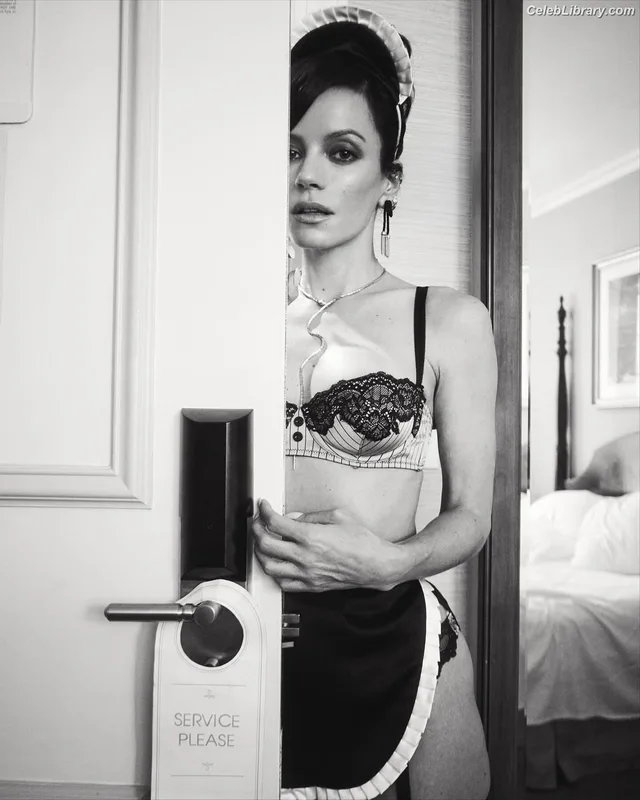 Lily Allen photo 4 of 437
