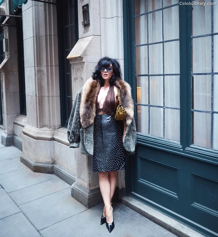 Lily Allen photo 6 of 437