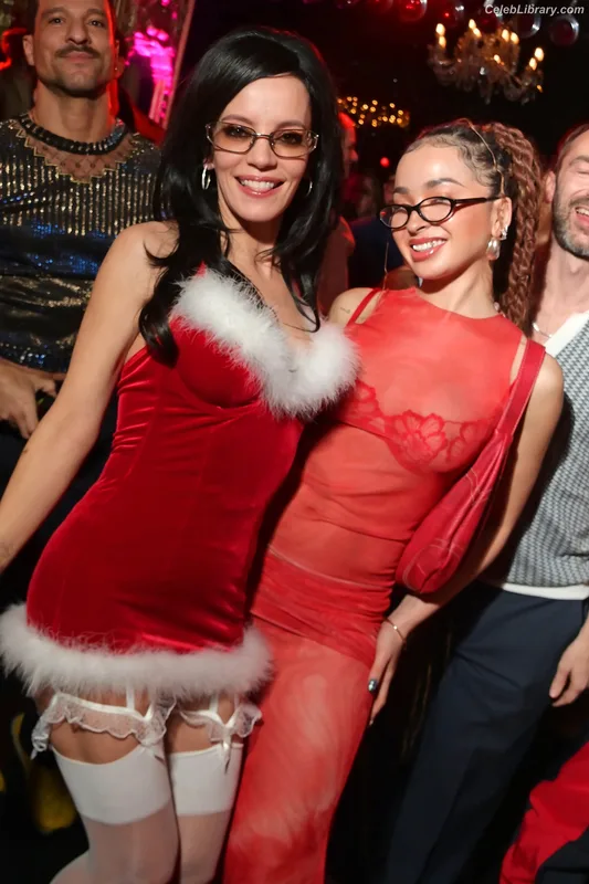 Lily Allen photo 21 of 437