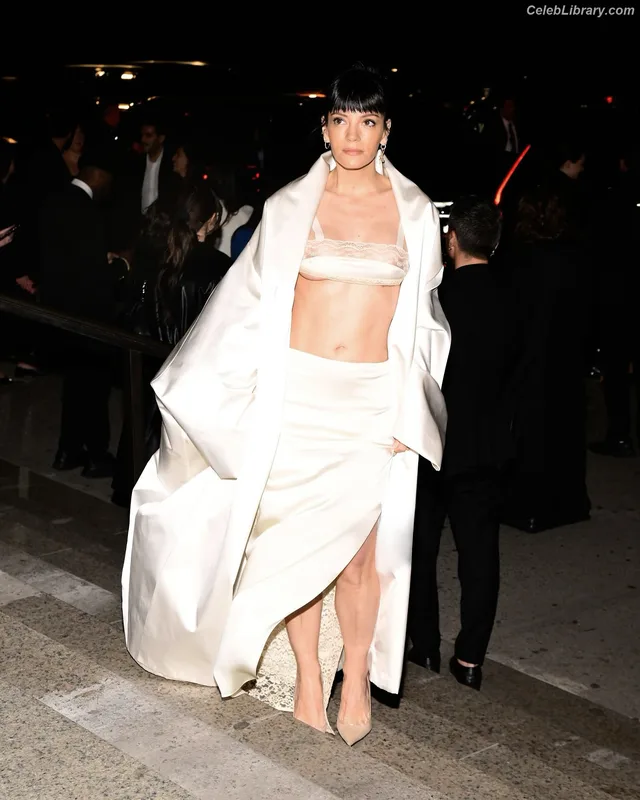 Lily Allen photo 8 of 437