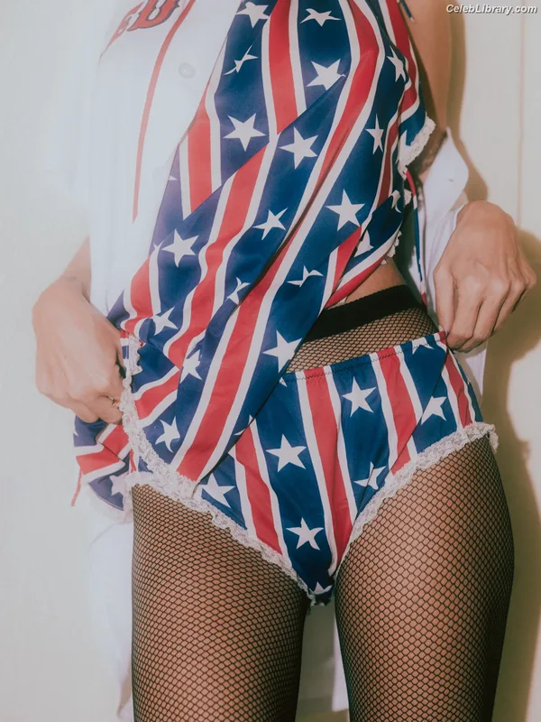 Lily Allen photo 23 of 437