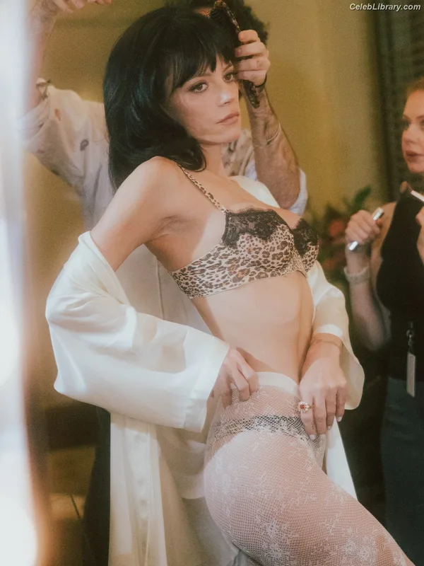 Lily Allen photo 4 of 437