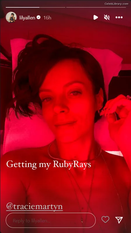 Lily Allen photo 11 of 437