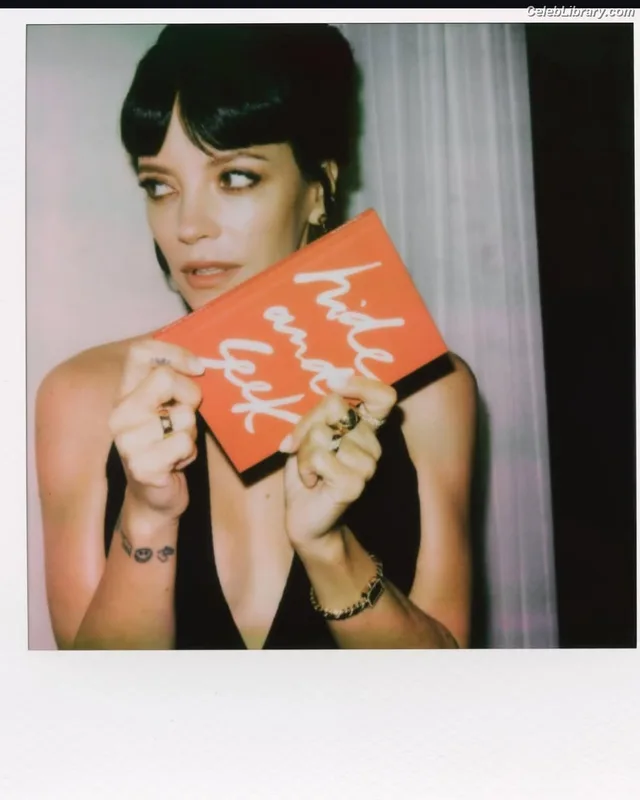 Lily Allen photo 12 of 437