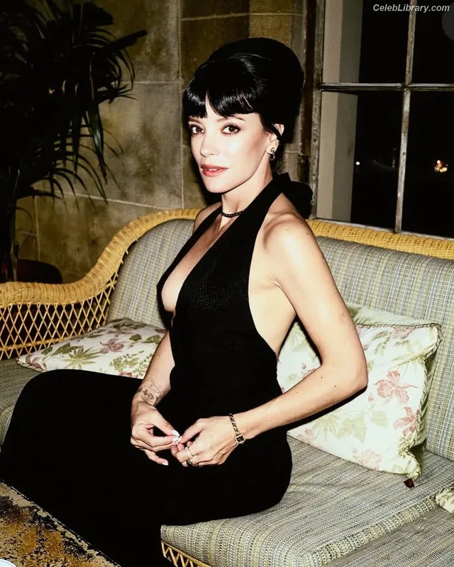 Lily Allen photo 14 of 437