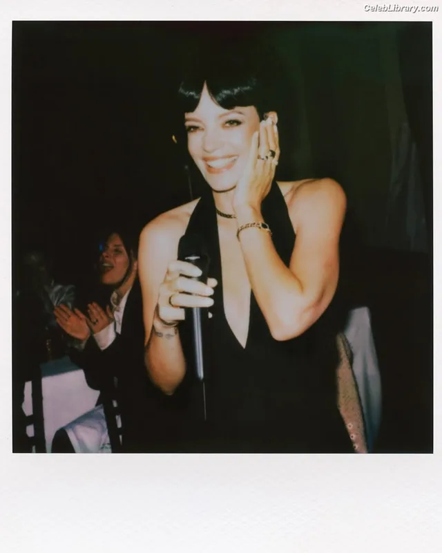 Lily Allen photo 15 of 437