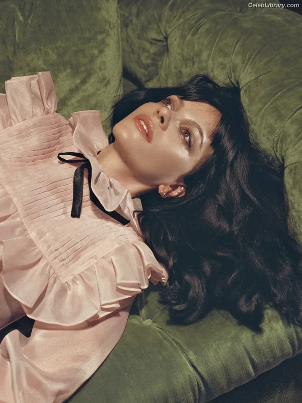 Lily Allen photo 18 of 437