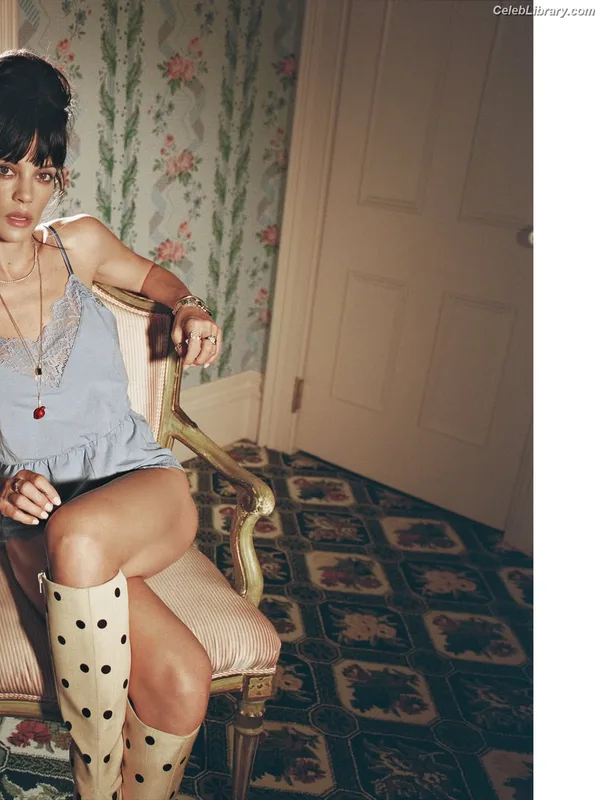 Lily Allen photo 21 of 437