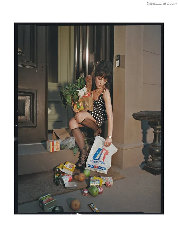 Lily Allen photo 24 of 437