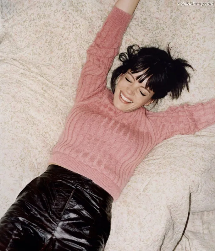 Lily Allen photo 18 of 437