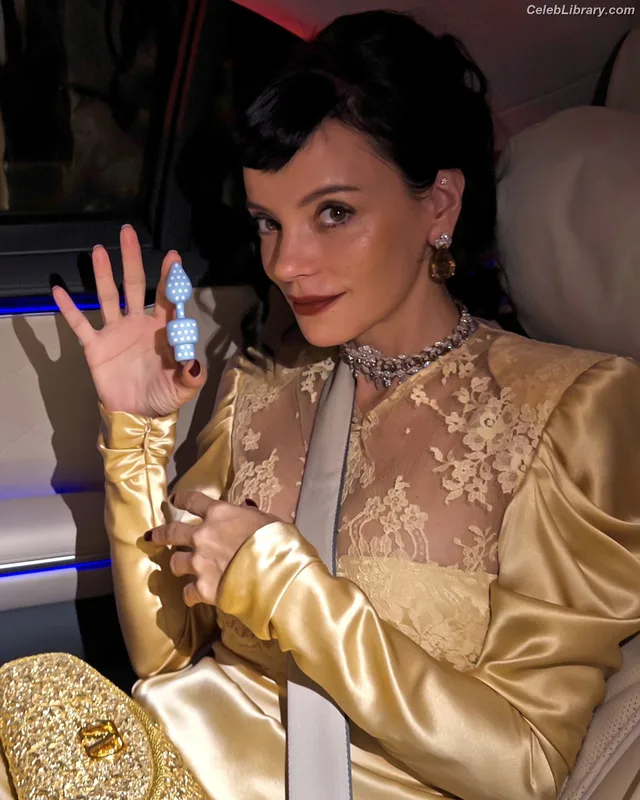 Lily Allen photo 22 of 437
