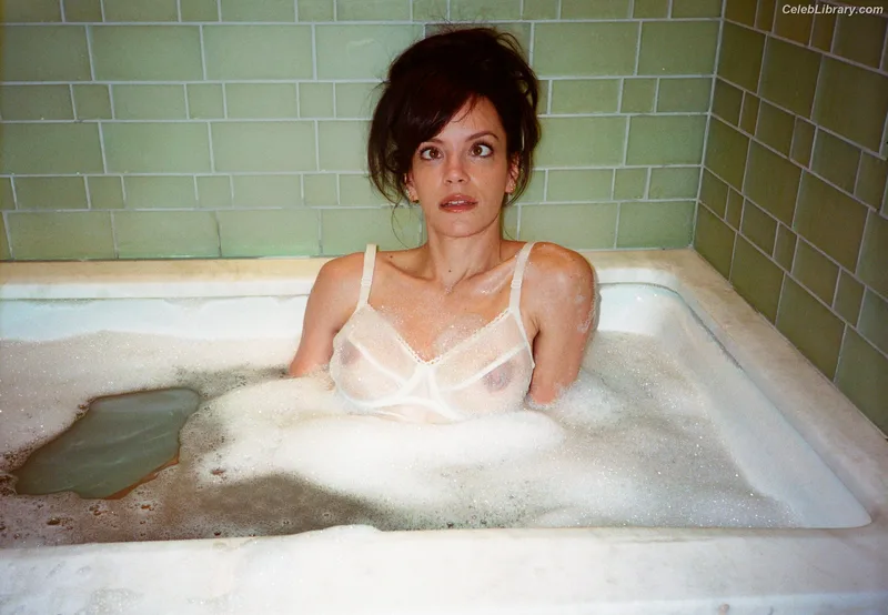 Lily Allen photo 8 of 437
