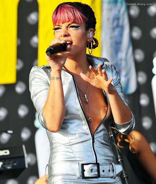 Lily Allen photo 13 of 437