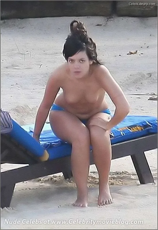 Lily Allen photo 1 of 437