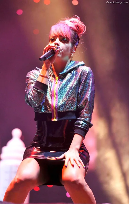 Lily Allen photo 16 of 437