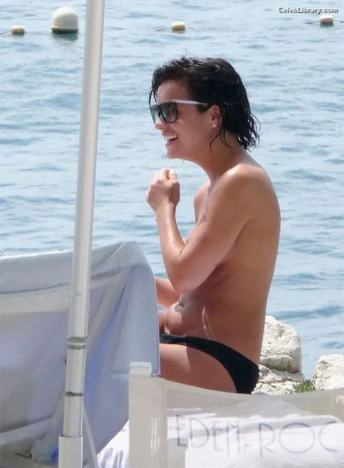 Lily Allen photo 22 of 437