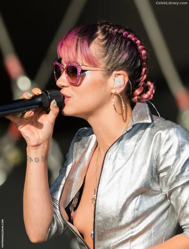 Lily Allen photo 7 of 437