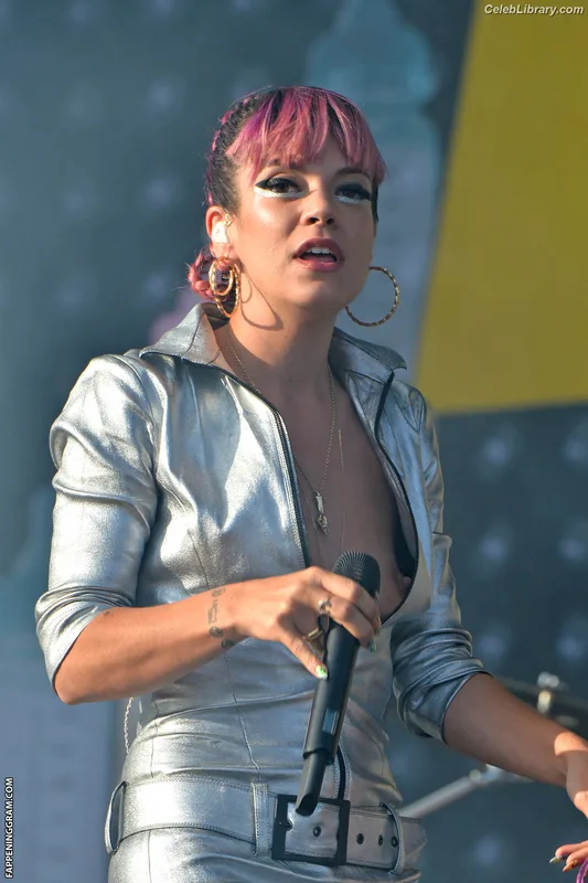 Lily Allen photo 14 of 437
