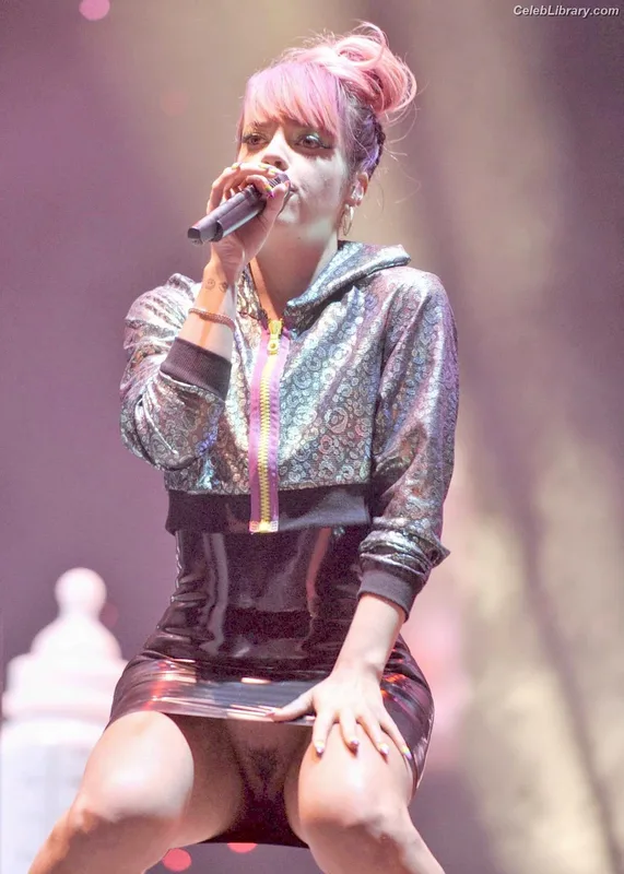 Lily Allen photo 15 of 437