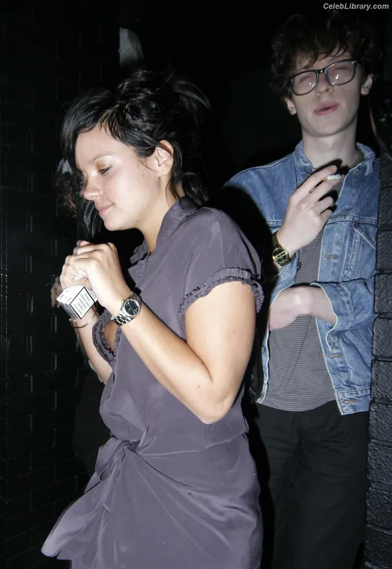 Lily Allen photo 23 of 437