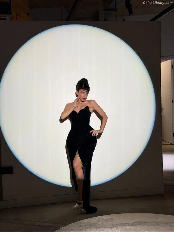Lily Allen photo 24 of 437
