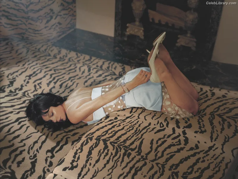 Lily Allen photo 10 of 437