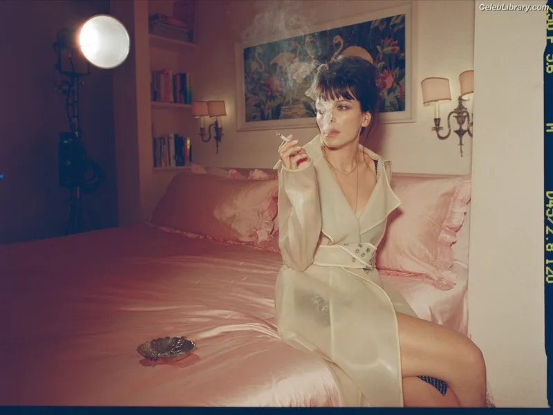 Lily Allen photo 14 of 437