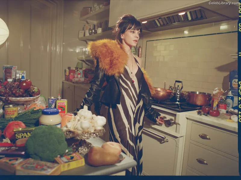 Lily Allen photo 15 of 437
