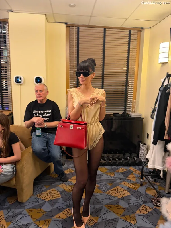 Lily Allen photo 5 of 437