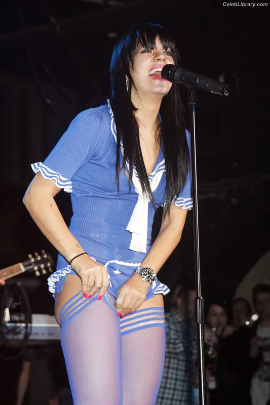 Lily Allen photo 18 of 437