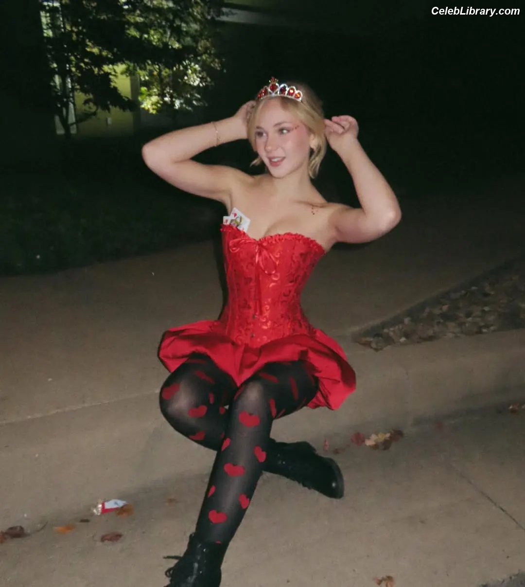 Lily Brooks O’Briant photo 2 of 1120