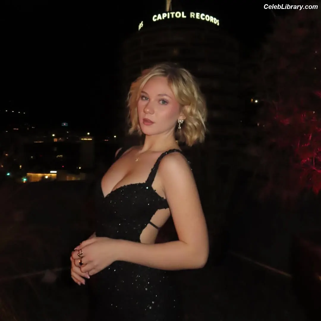 Lily Brooks O’Briant photo 11 of 1120