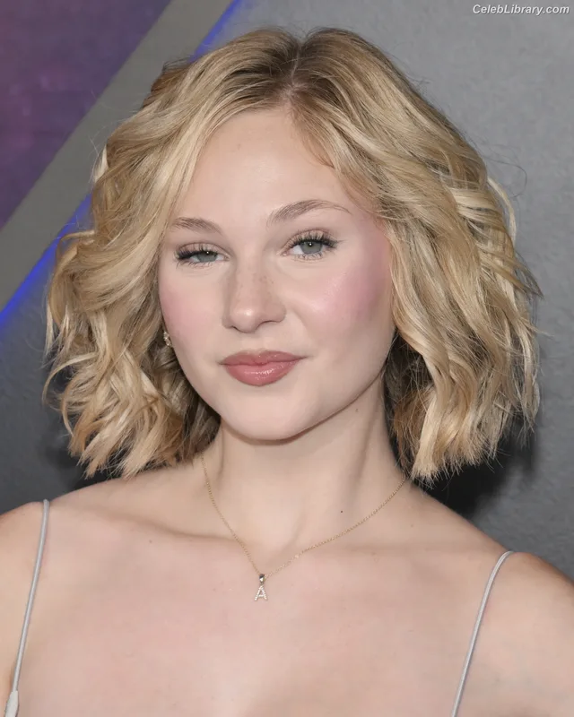 Lily Brooks O’Briant photo 9 of 1107