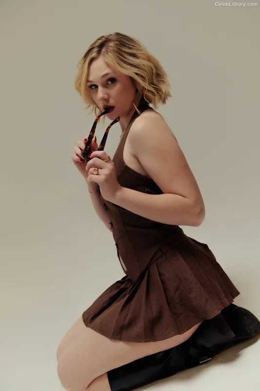 Lily Brooks O’Briant photo 24 of 1107