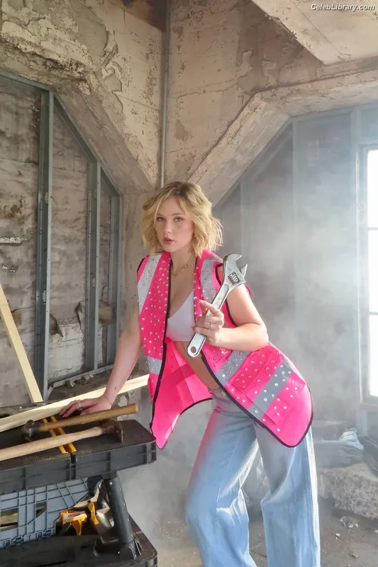 Lily Brooks O’Briant photo 20 of 1107
