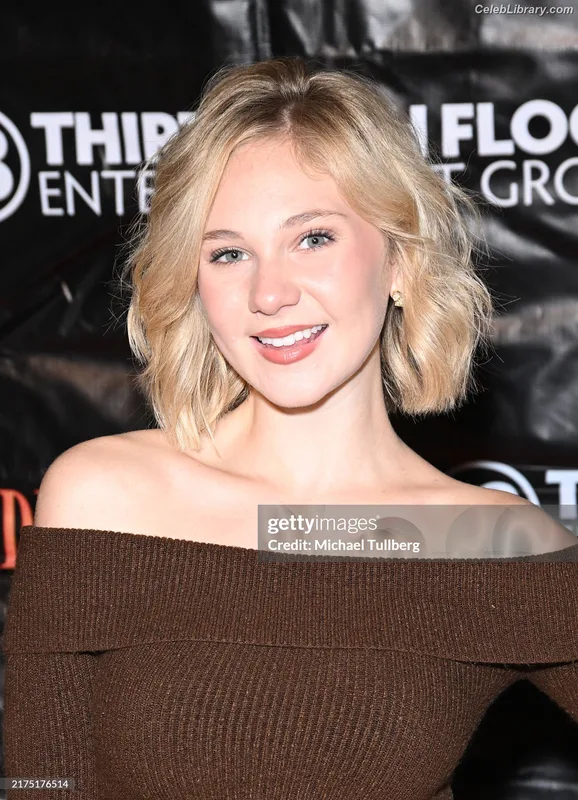 Lily Brooks O’Briant photo 13 of 1107