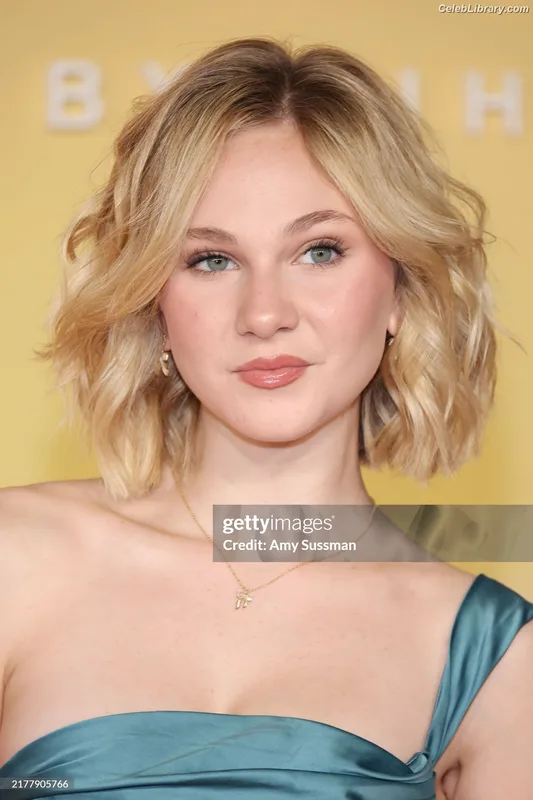 Lily Brooks O’Briant photo 22 of 1107