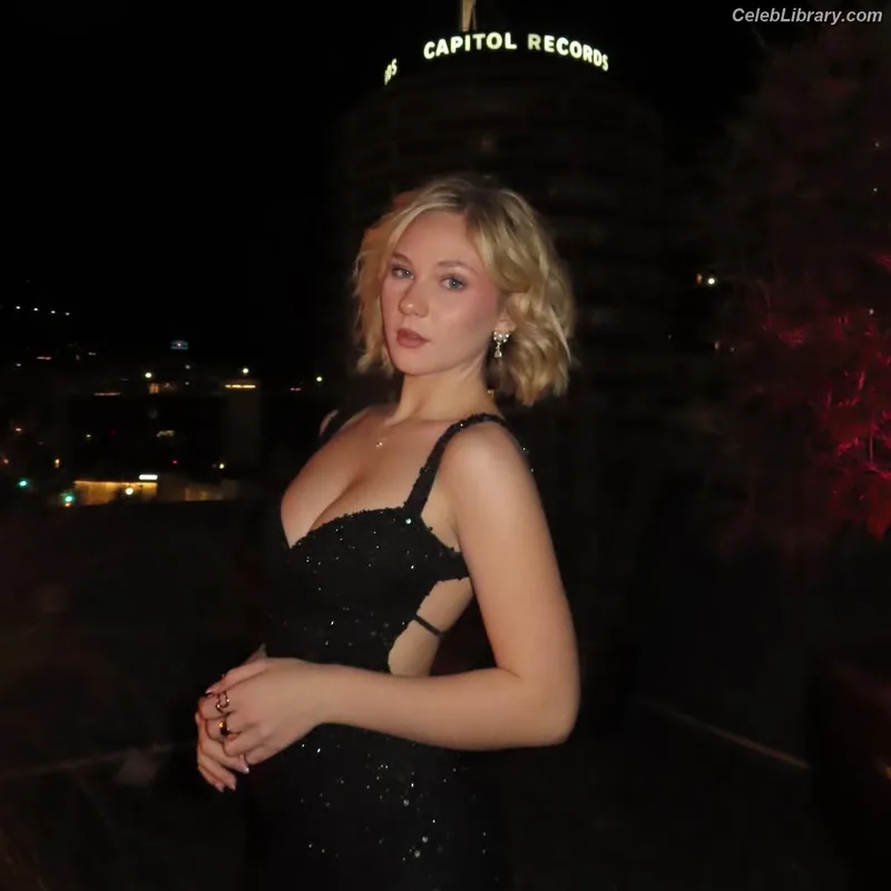 Lily Brooks O’Briant photo 4 of 1107