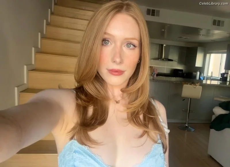 Lily Cardone photo 1 of 7