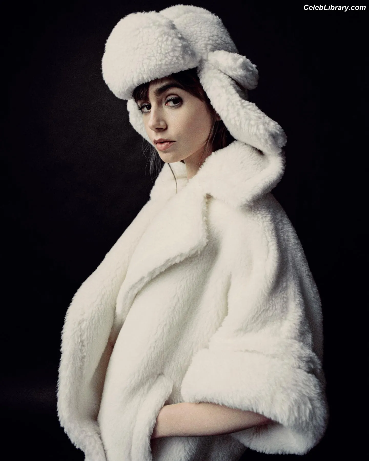 Lily Collins photo 9 of 837