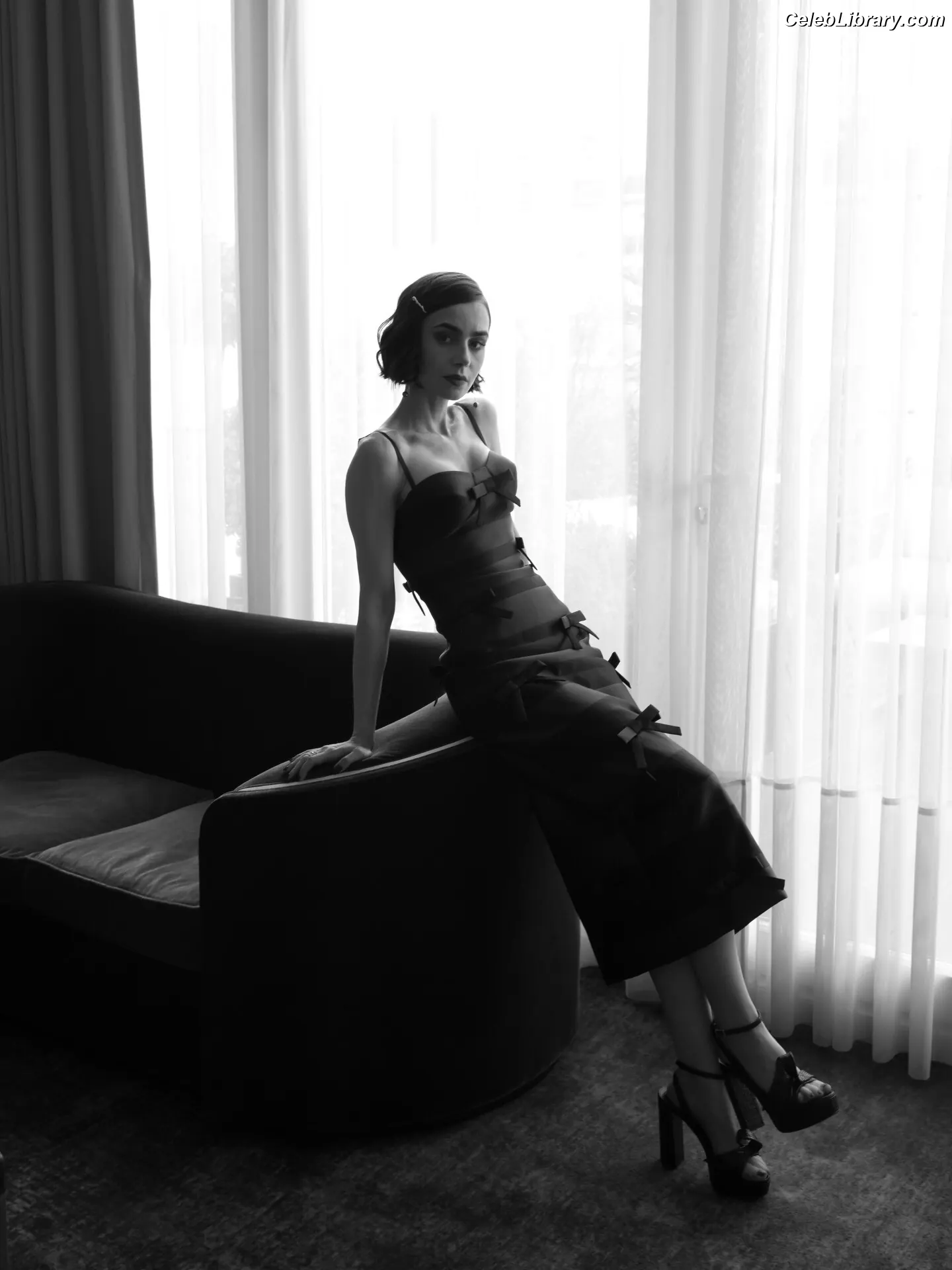 Lily Collins photo 10 of 837