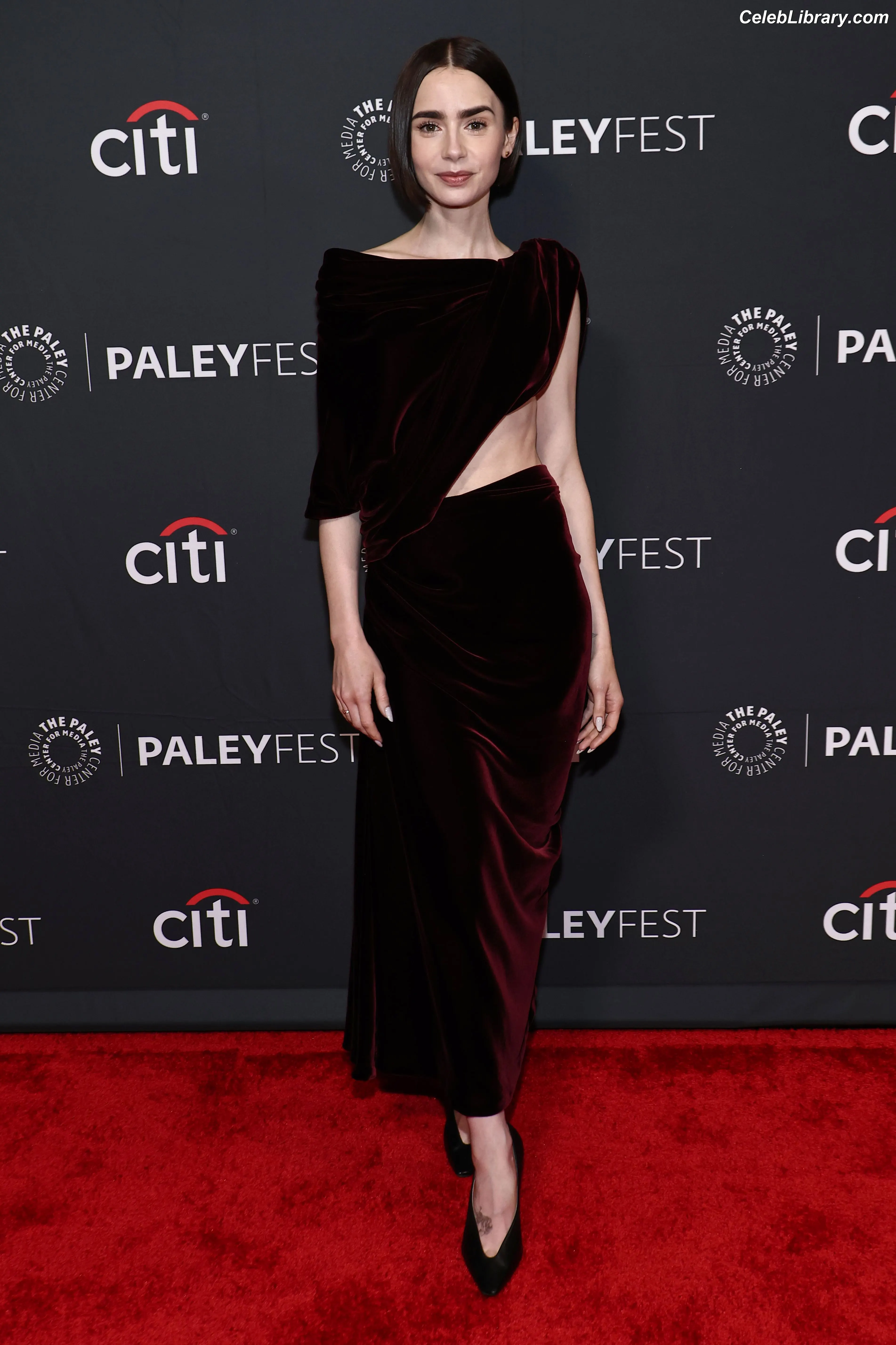 Lily Collins photo 24 of 837