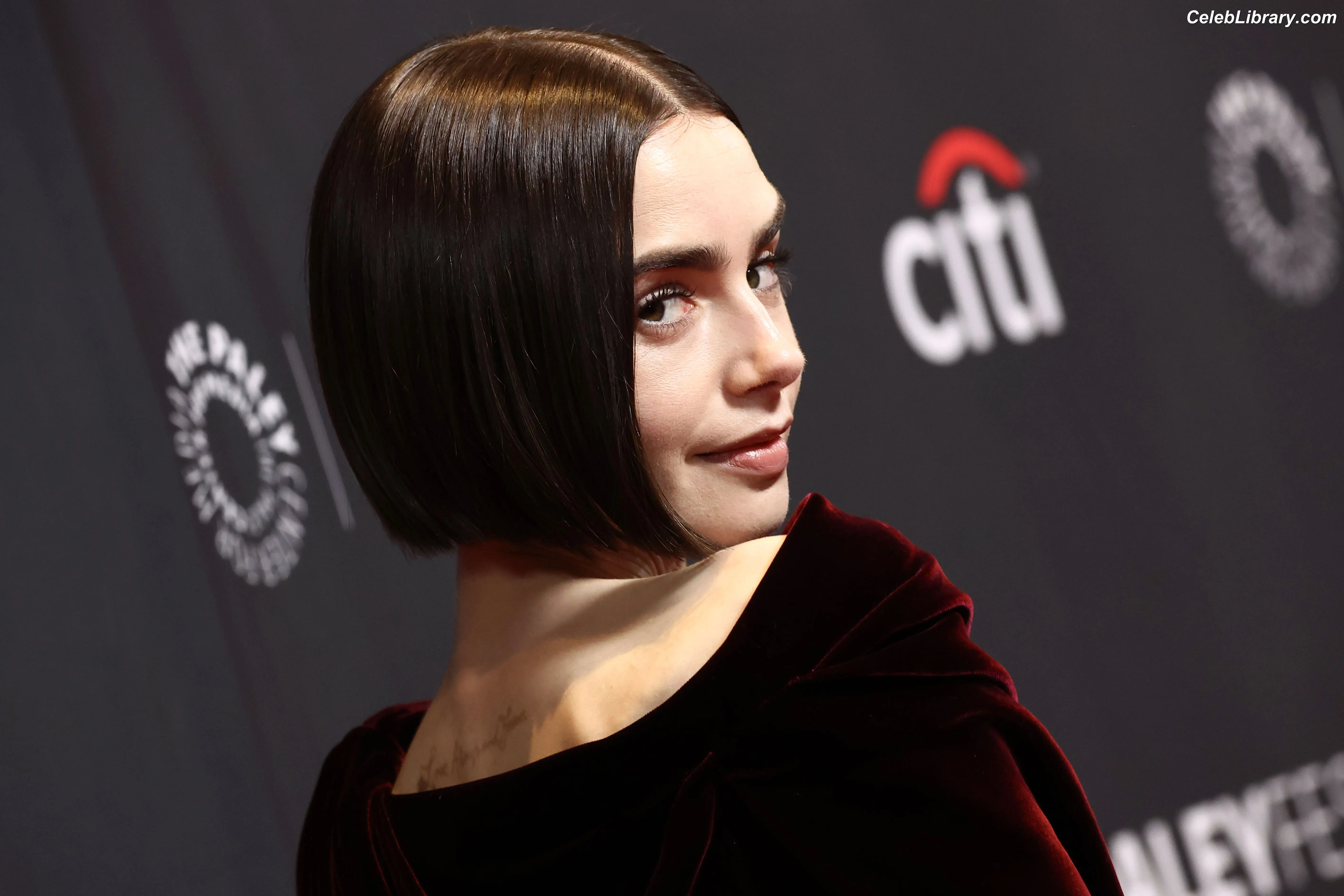 Lily Collins photo 12 of 837