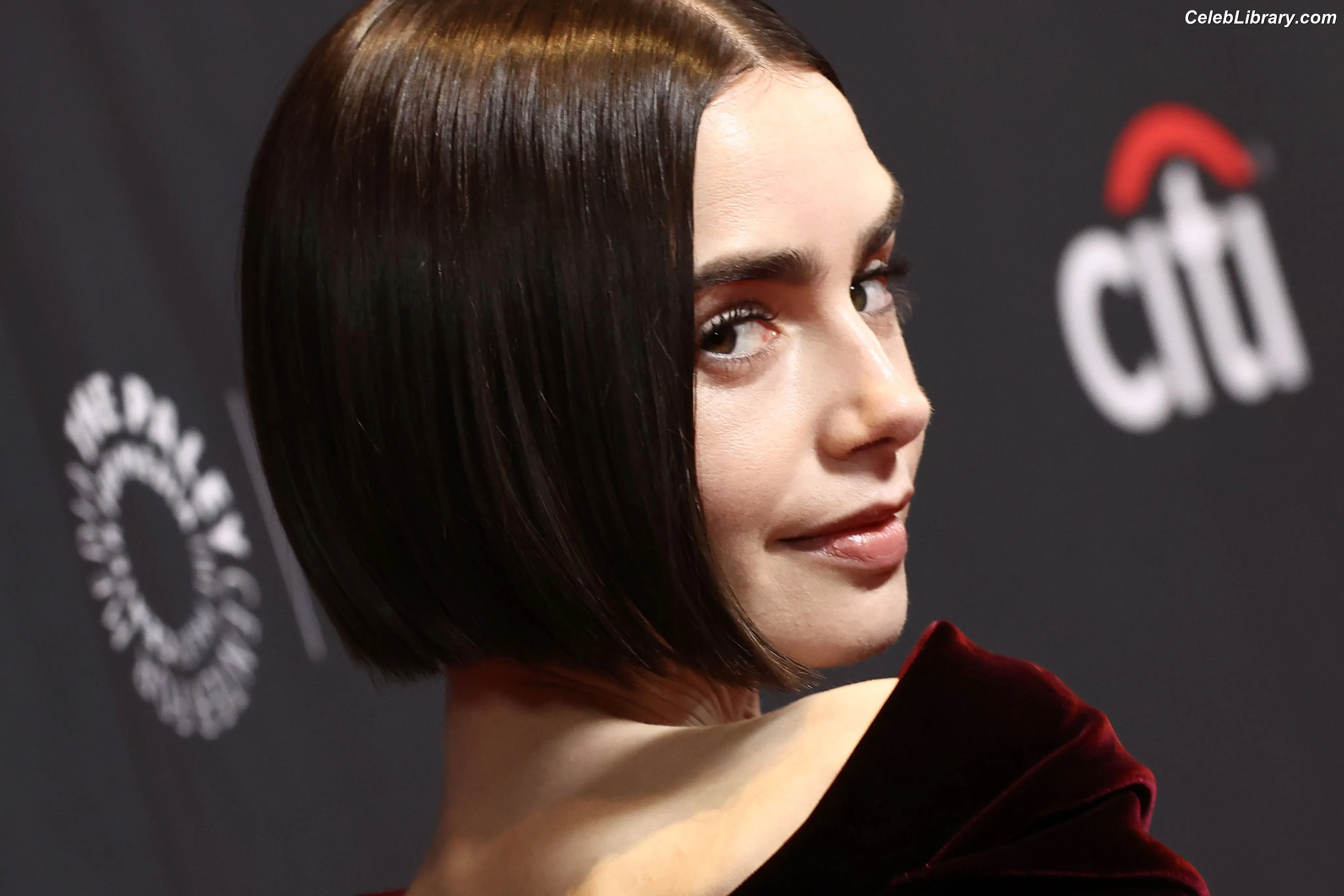 Lily Collins photo 13 of 837