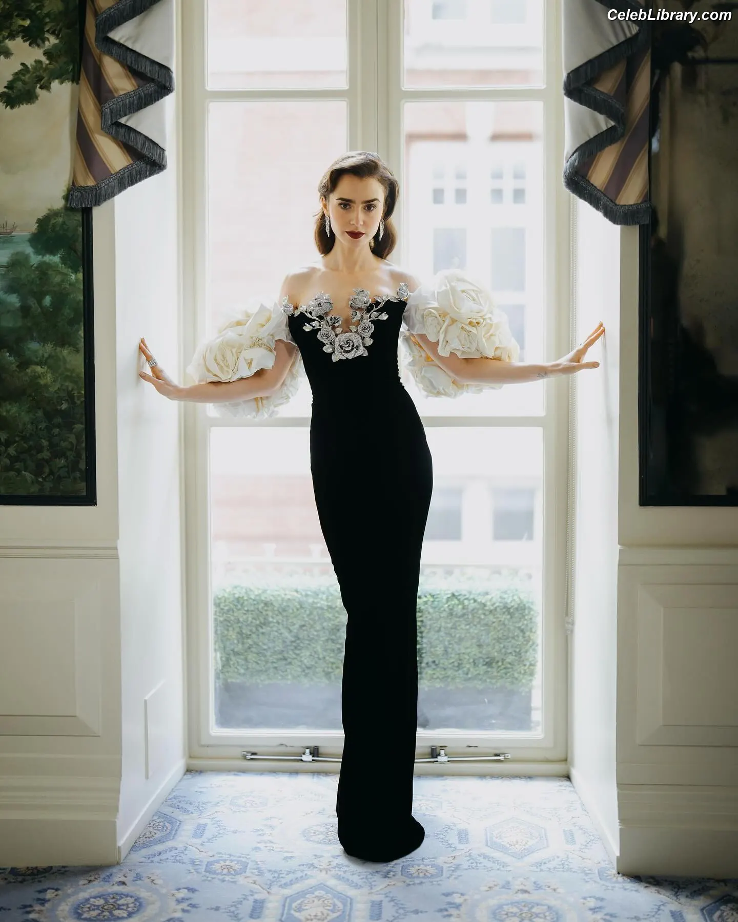 Lily Collins photo 15 of 837
