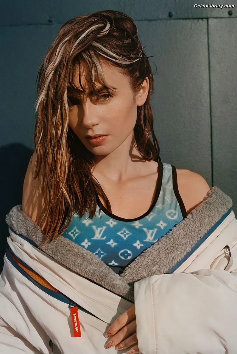 Lily Collins photo 16 of 837