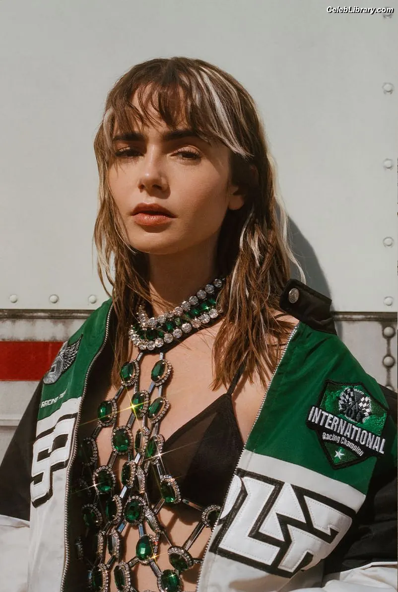 Lily Collins photo 23 of 837