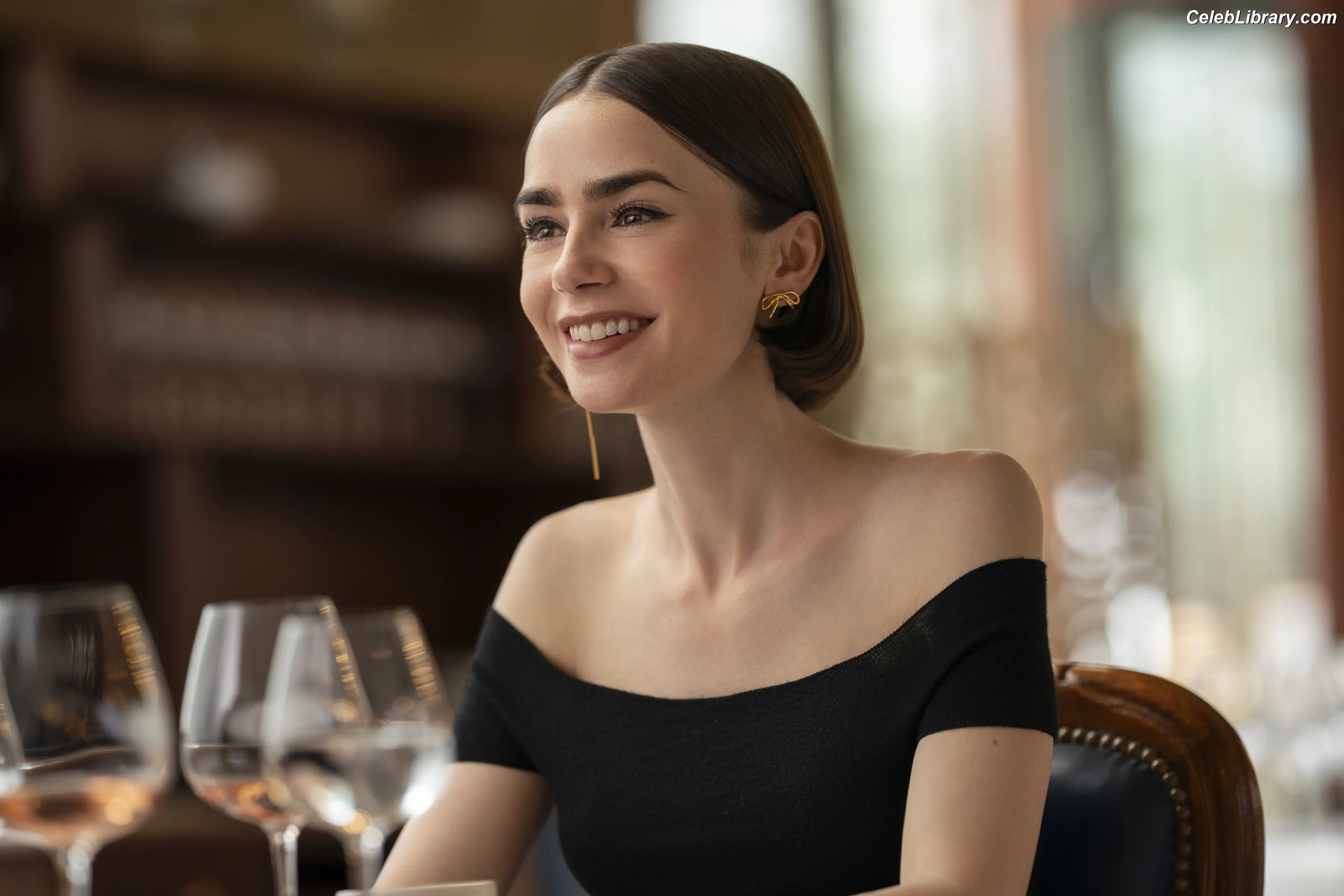 Lily Collins photo 6 of 837