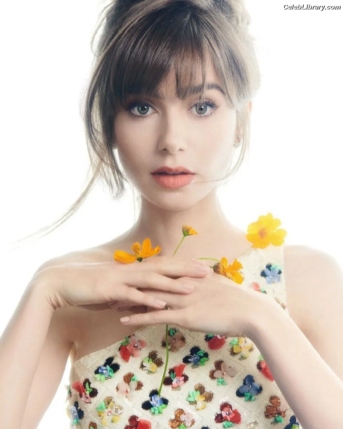 Lily Collins photo 15 of 837