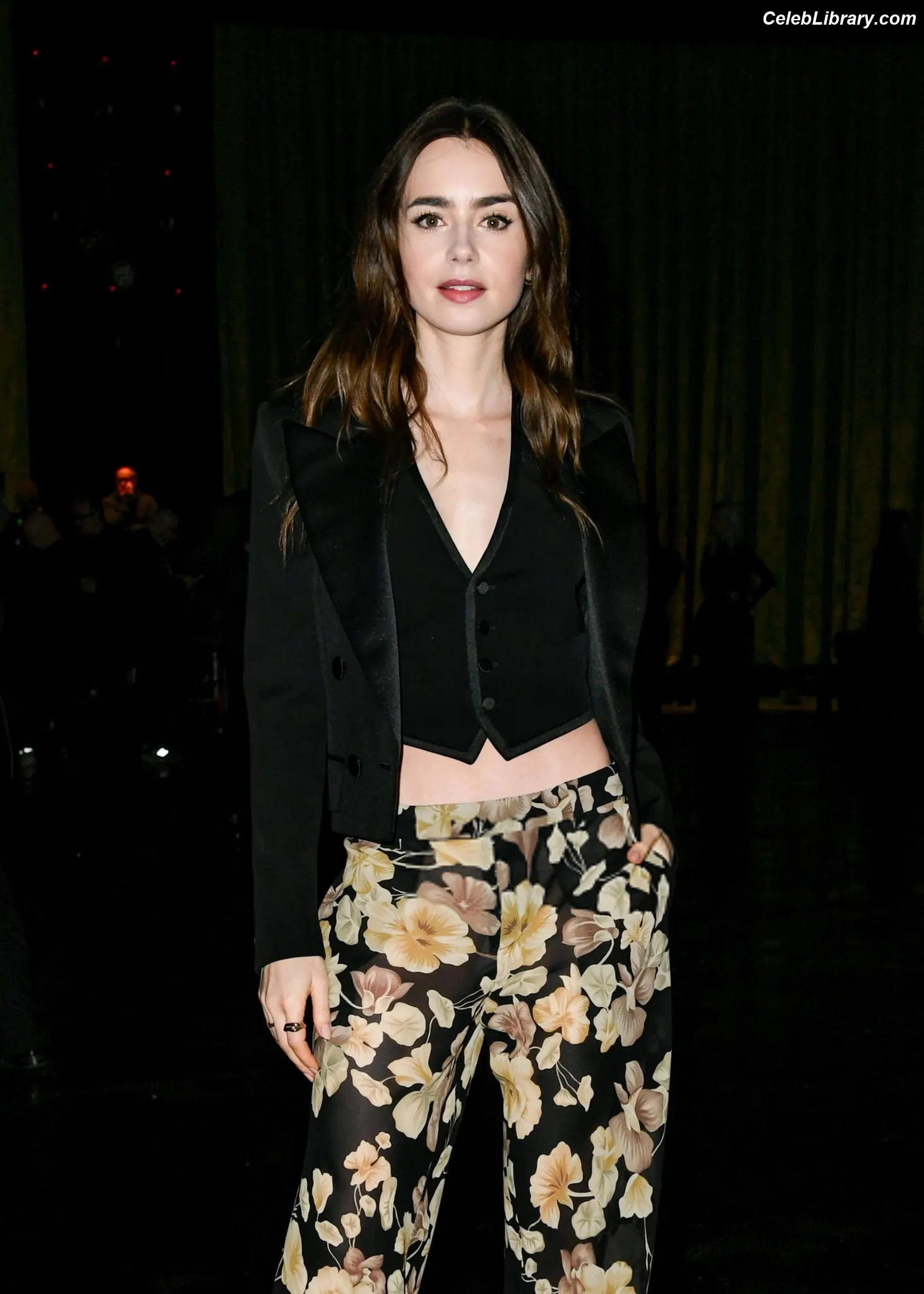 Lily Collins photo 22 of 837